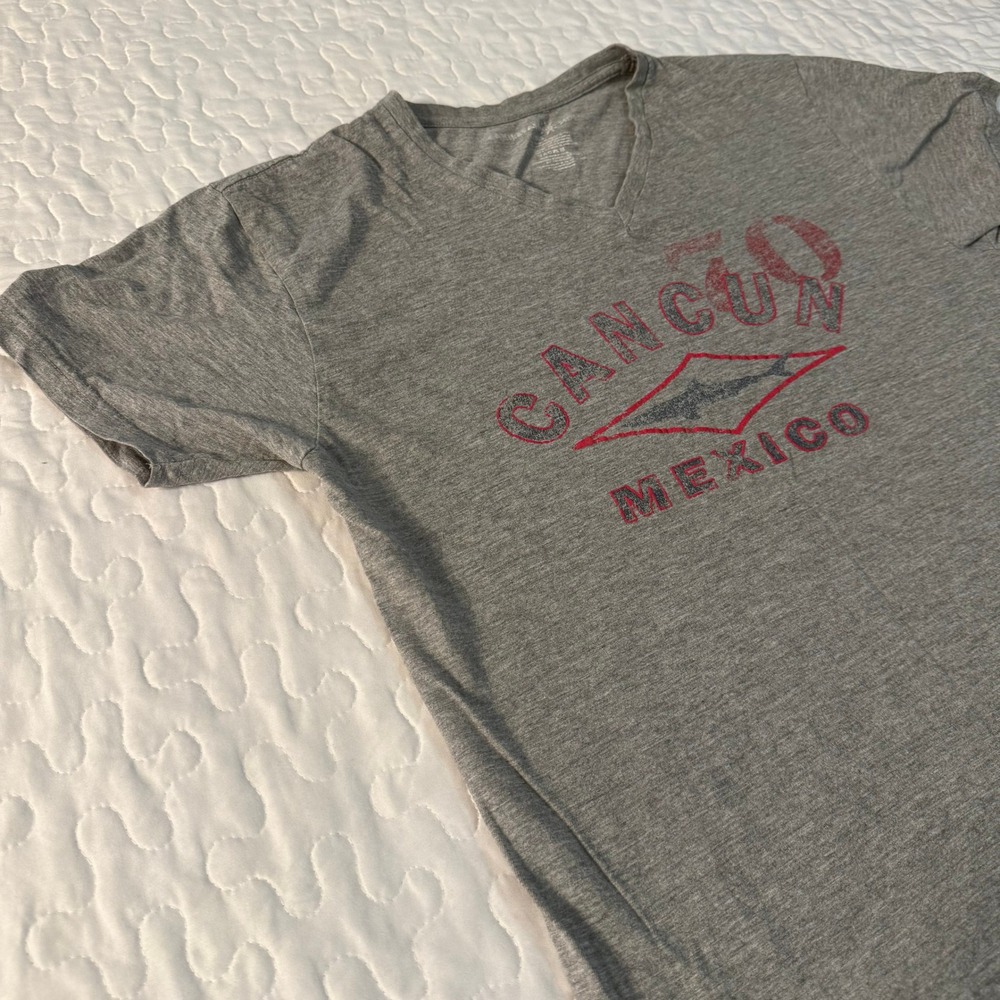 Caribbean V-neck Tee Men Small Gray Cancun Mexico Marlin Graphic TRAVEL VACATION
